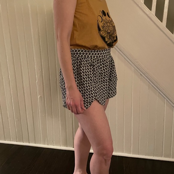 Mink pink pattern beach short - Picture 2 of 4